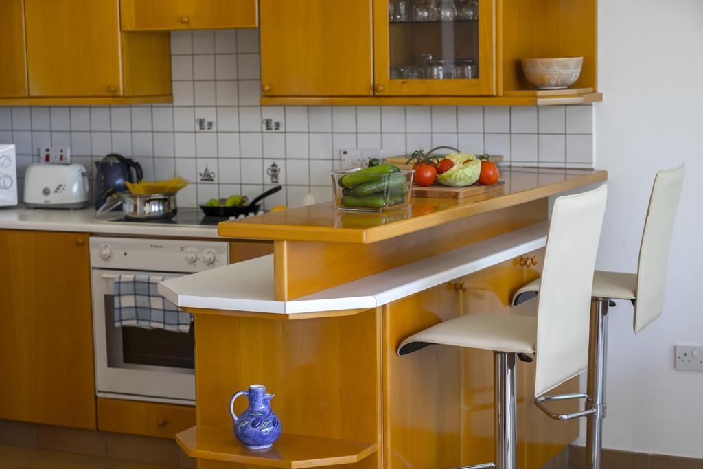 Protaras Beachfront Sirina Lina Apartment *