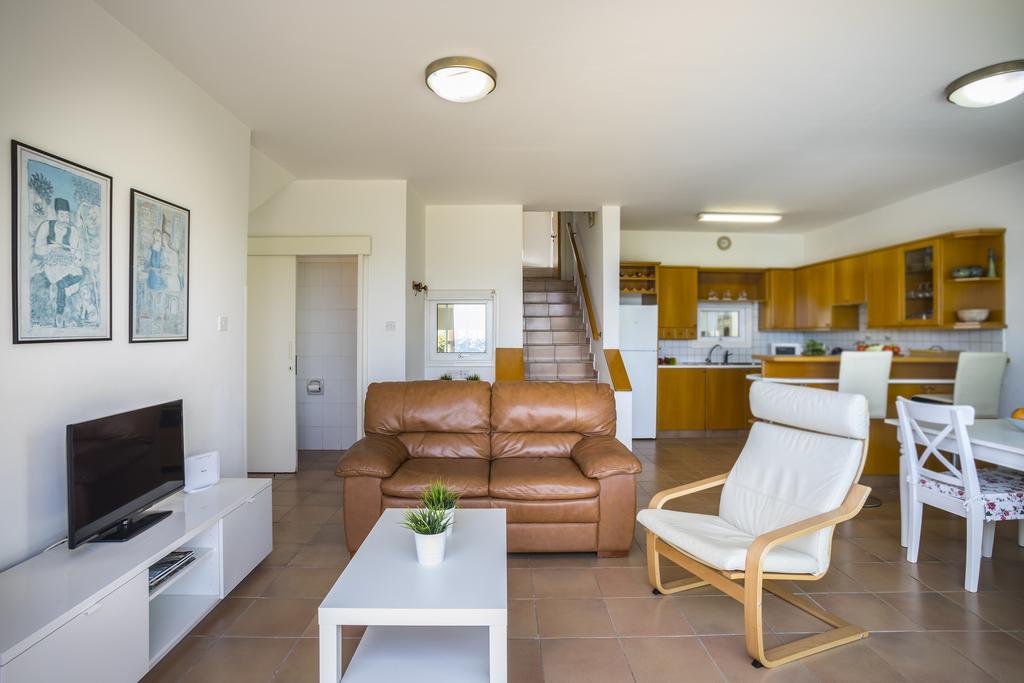 Protaras Beachfront Sirina Lina Apartment