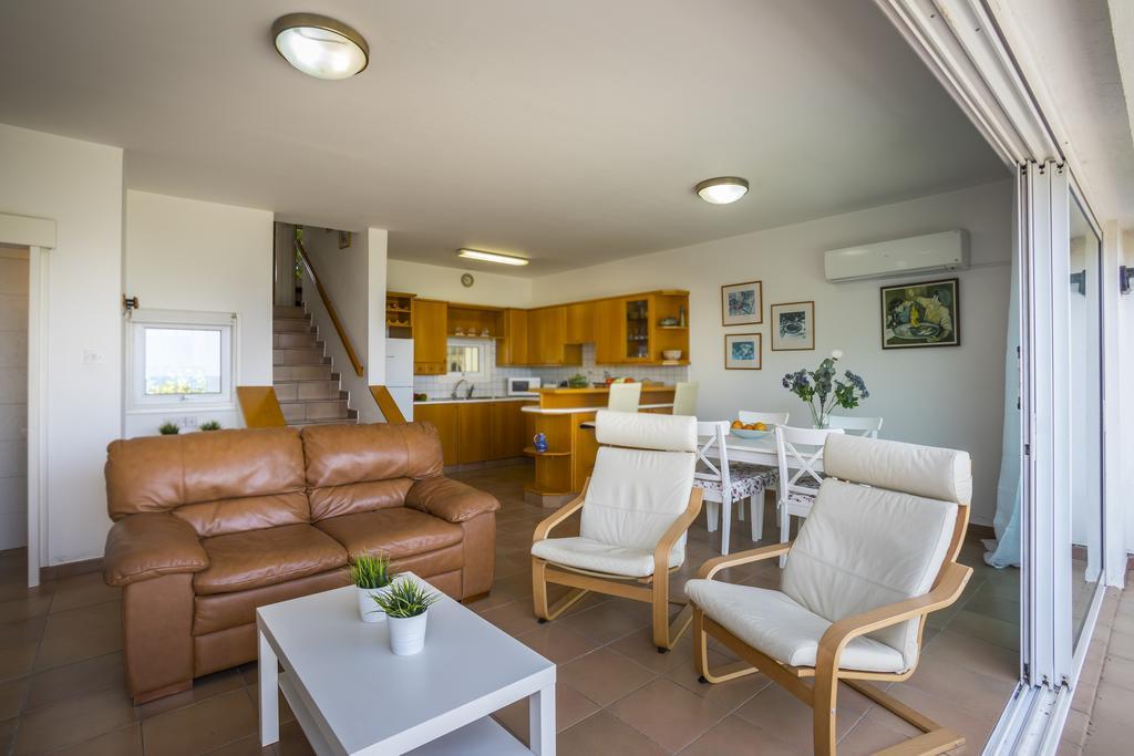 Protaras Beachfront Sirina Lina *