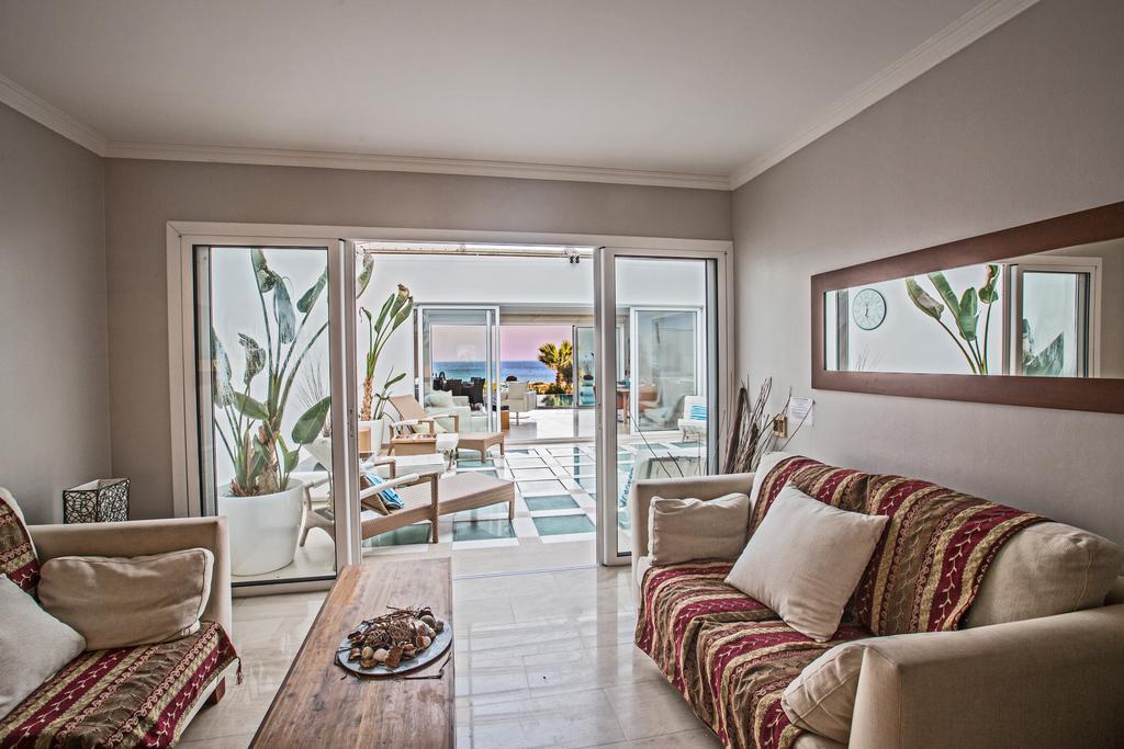 Leana Front Line Protaras