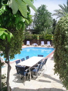 Renos Aparthotel