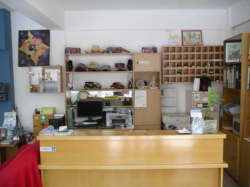 Renos Aparthotel