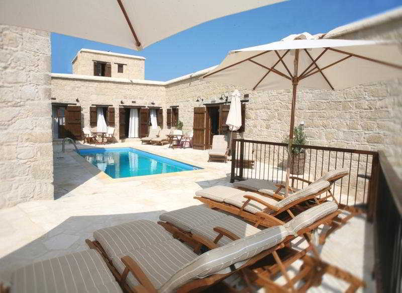 Leonidas Village *