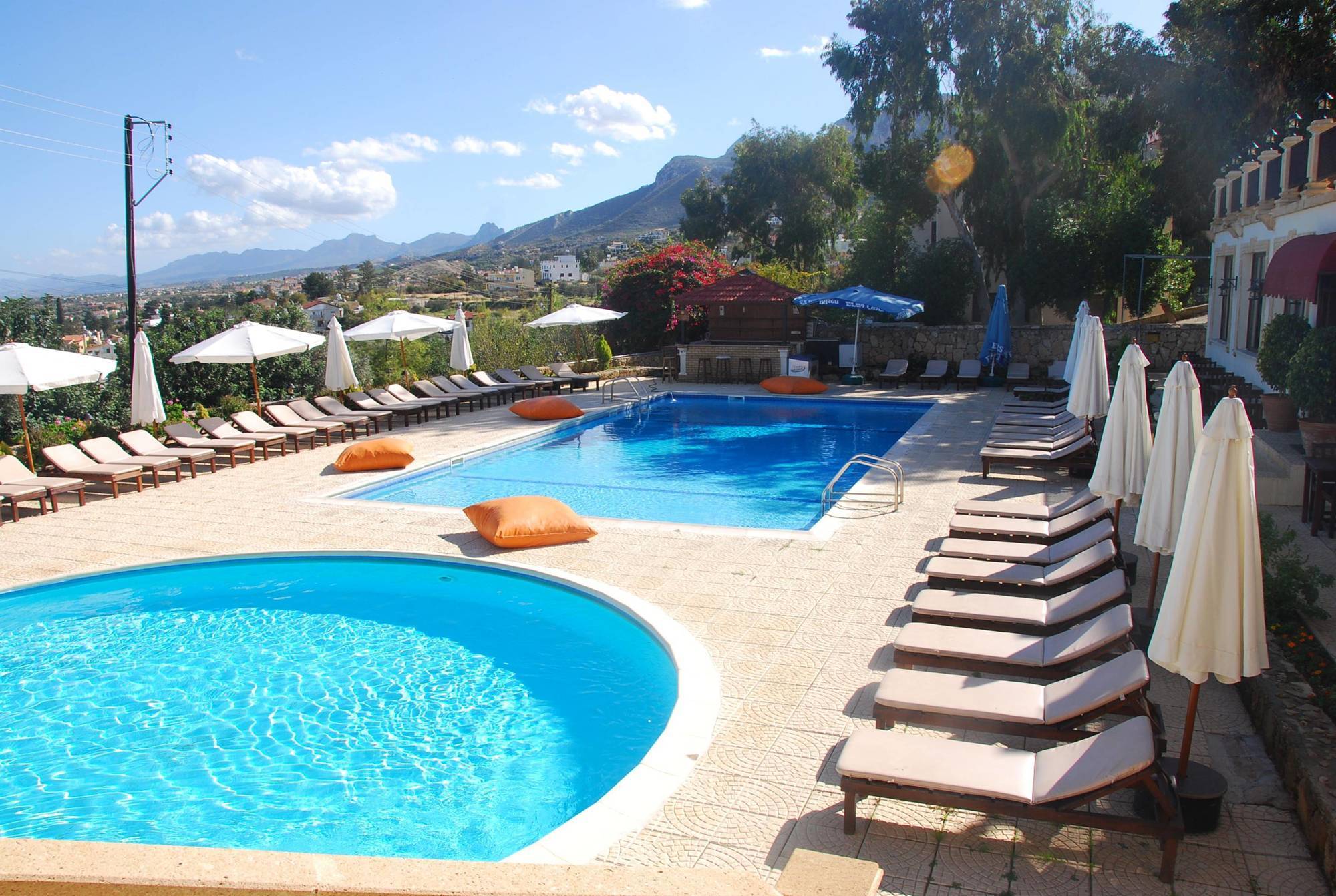 Bellapais Monastery Village Hotel 3*