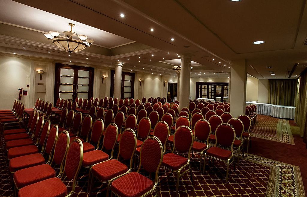 Curium Palace Hotel 4*