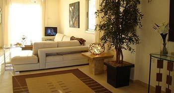 Amadora Luxury Villa *