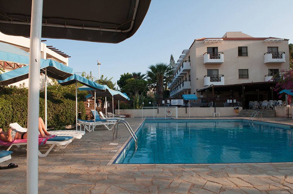 Harry's Protaras