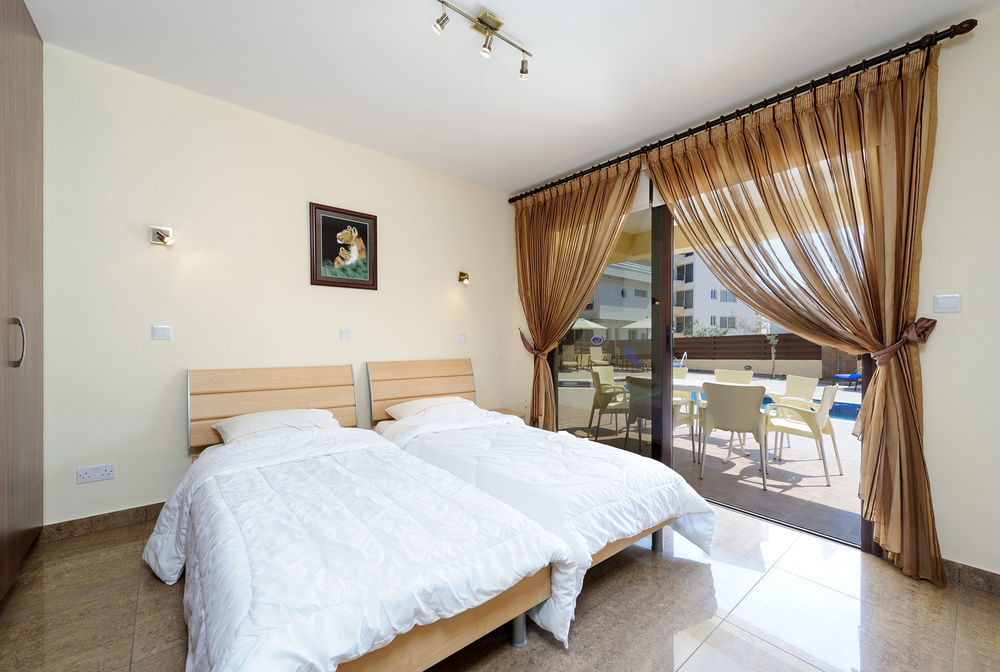 Hotel Seafront Luxury Protaras