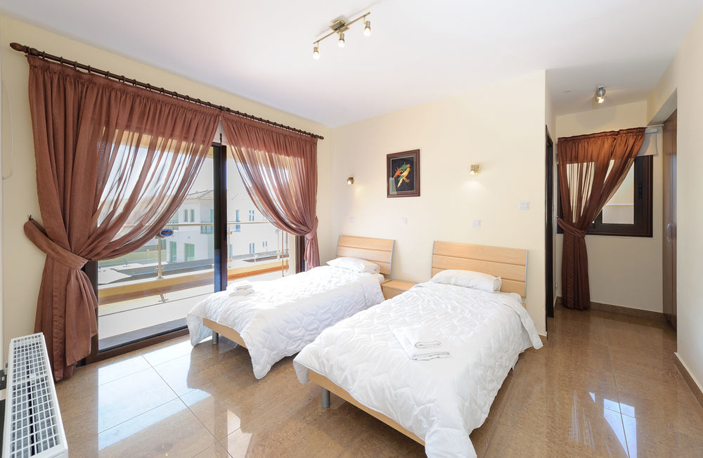 Seafront Luxury 4*