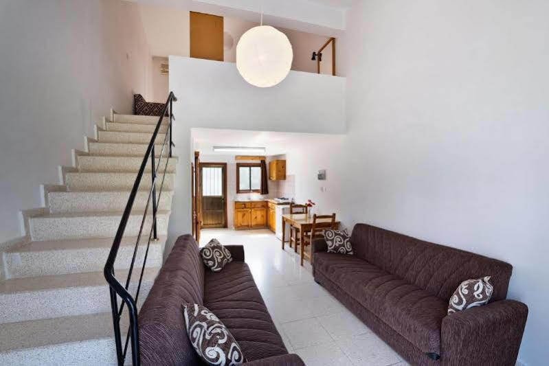 Bare Hill Village Hotel Elea