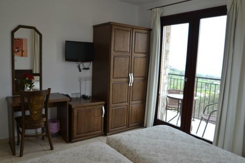 Hotel Palates Dhrousha