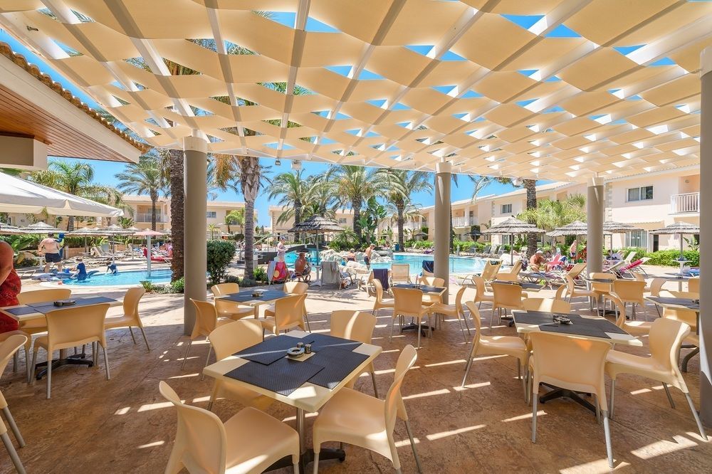 Tasia Maris Gardens Aparthotel