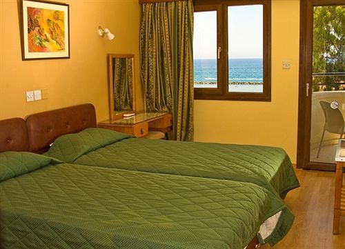 Pigeon Aparthotel