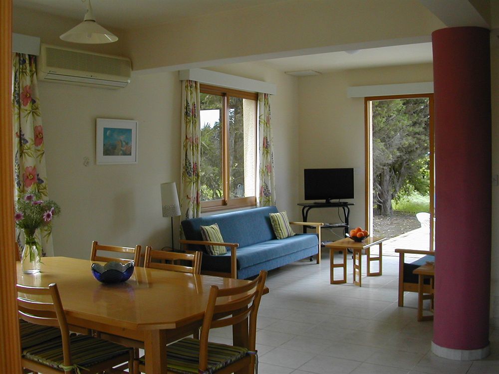 Natura And Hotel