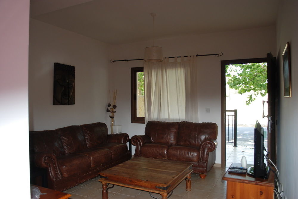 Avra Family Maisonettes * Polis