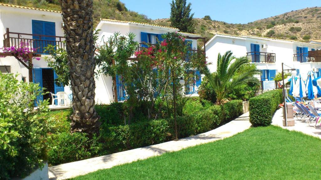 Hylatio Tourist Village 3* Pissouri