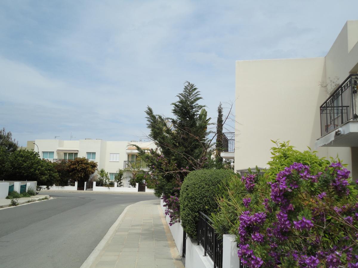 Yiasemi Court Apartments Apartment