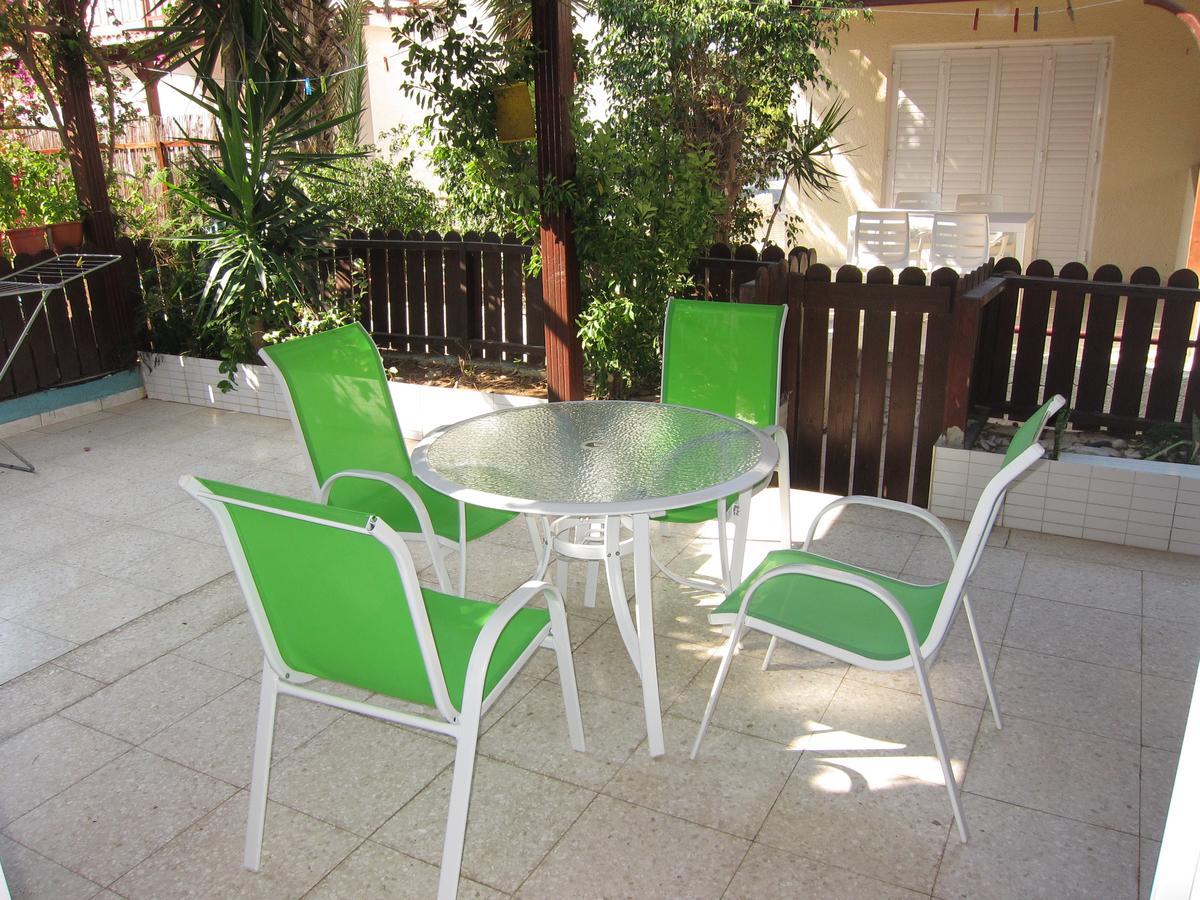 Villa Spiros Seaside No. 11 *
