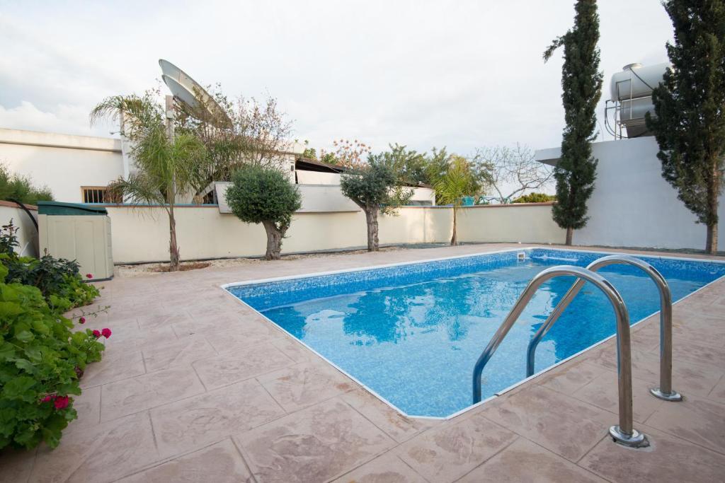 Makronissos Villa *