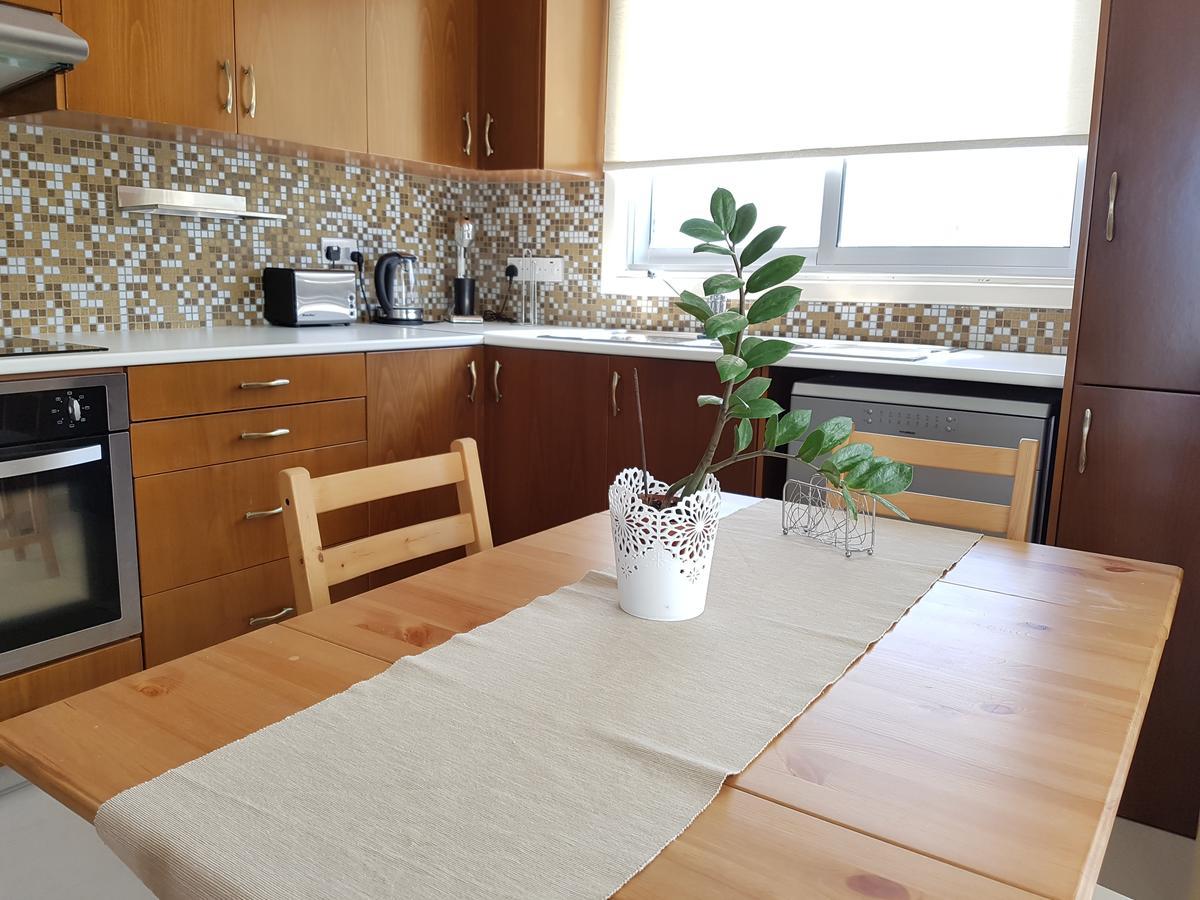 Colonial Beach Villa 16 & 15 Perivolia