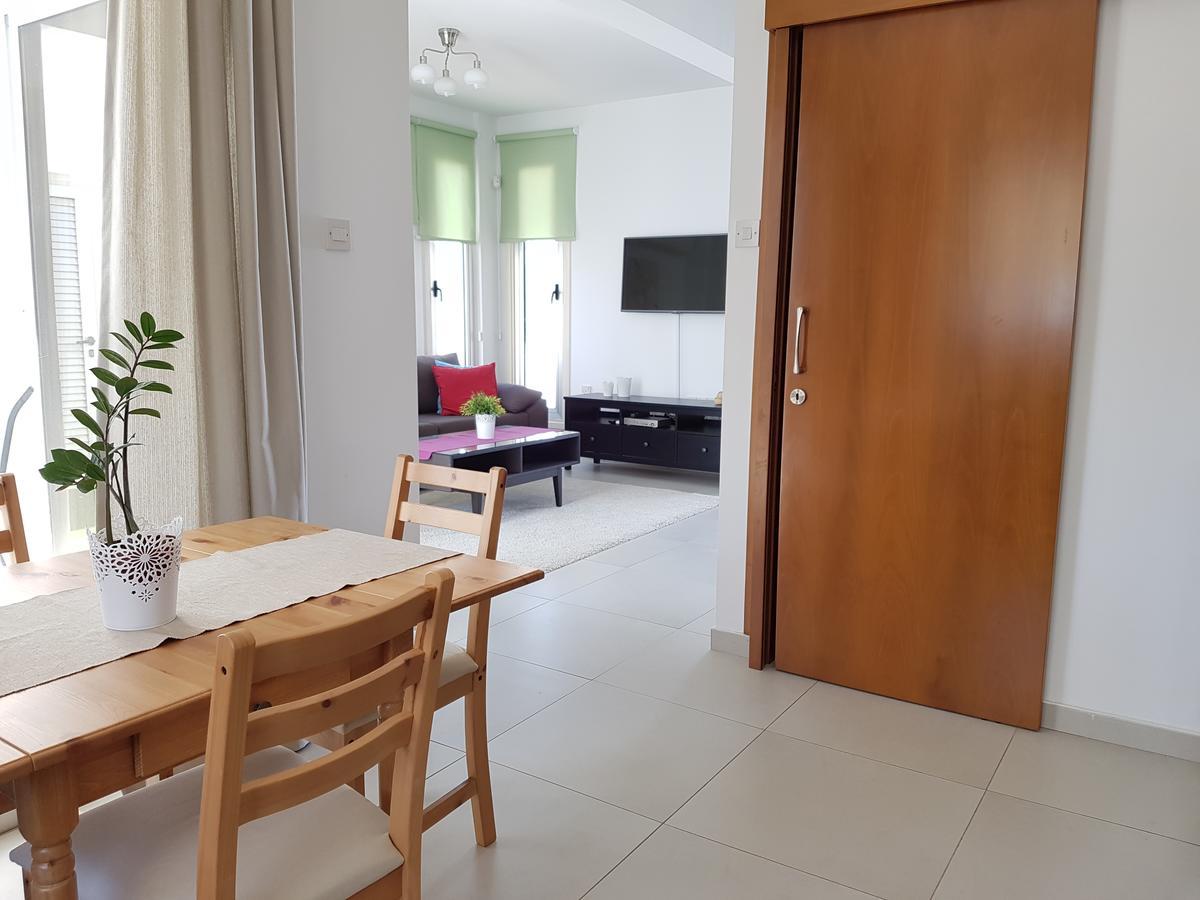 Colonial Beach Villa 16 & 15 Villa *