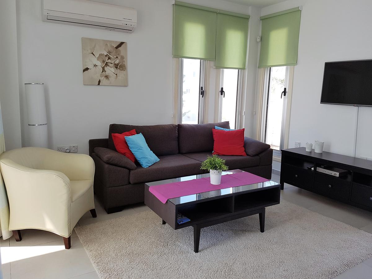 Colonial Beach Villa 16 & 15 * Perivolia