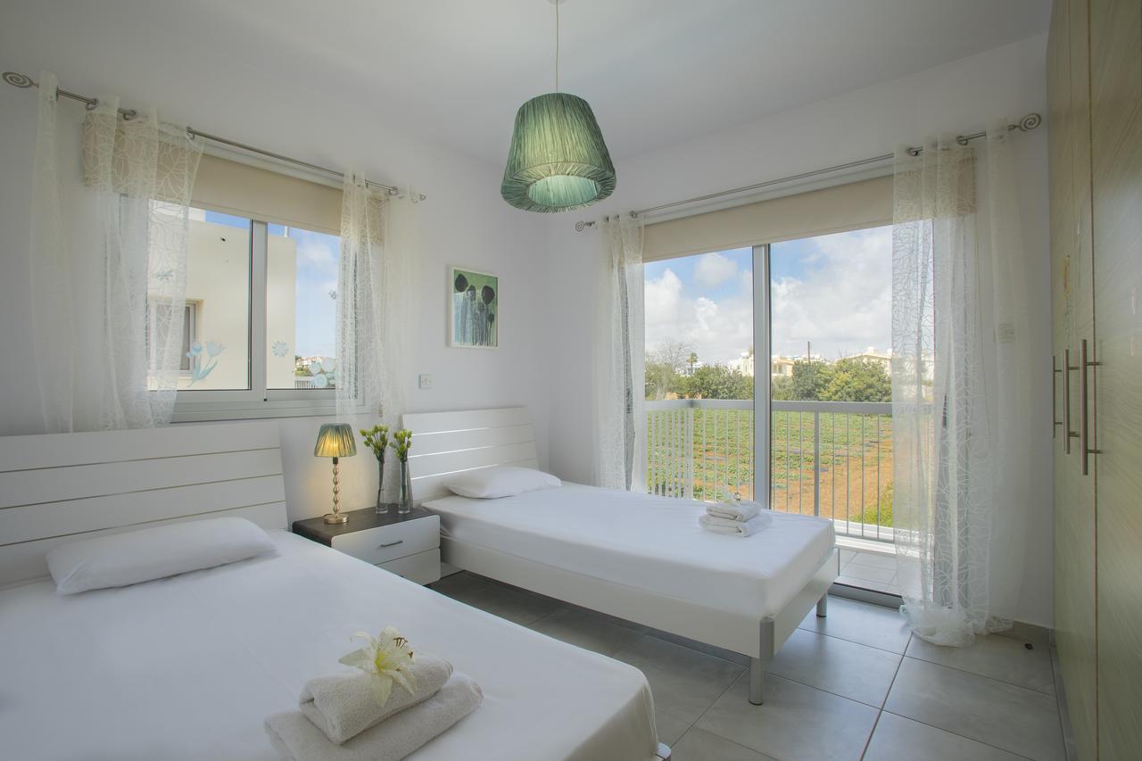 Posidonas 9 Villa Pernera