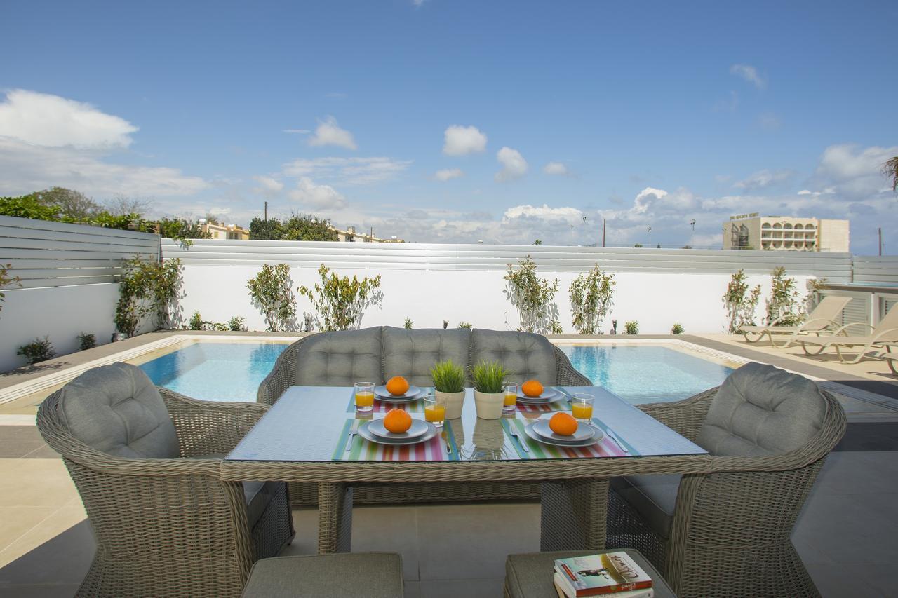 Villa Posidonas 9 *