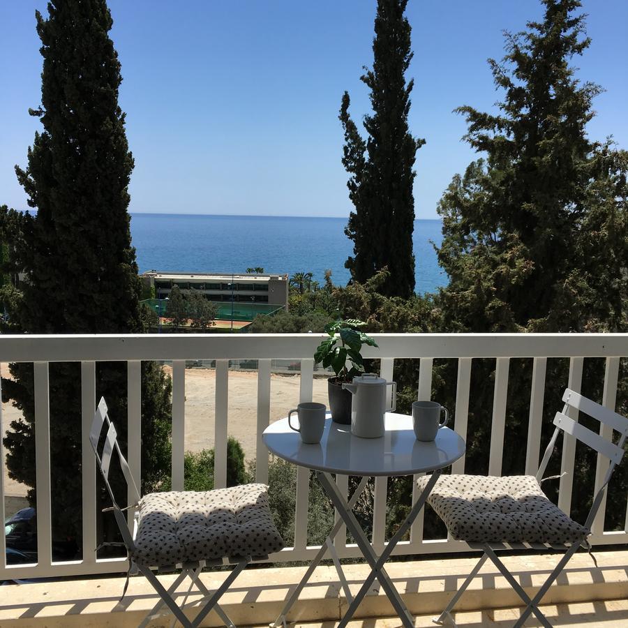 Spectacular 3 Bed Apartment *