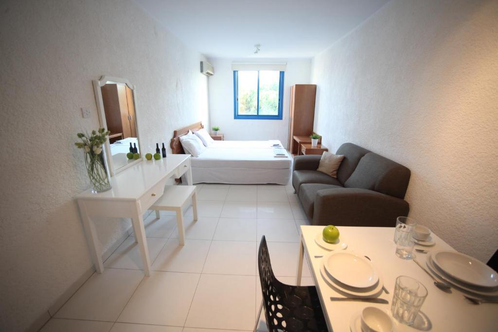 Aphentrika Apartment