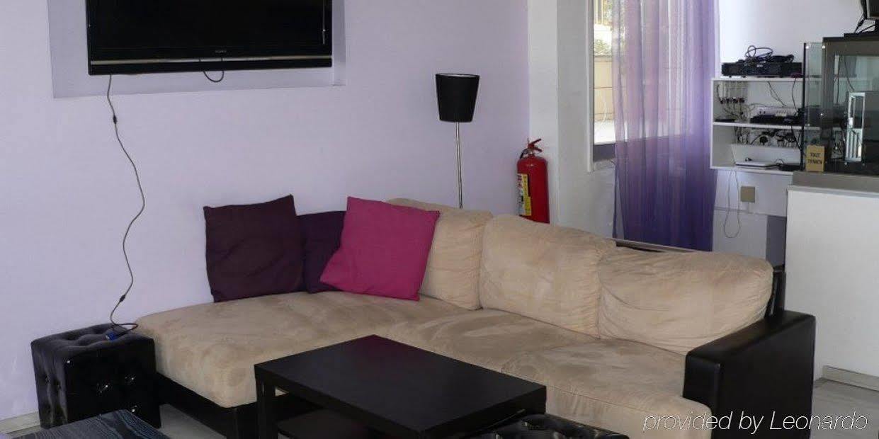 Costantiana Aparthotel Lárnaca