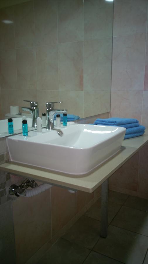Palm Sea Beach Holiday Suites And *