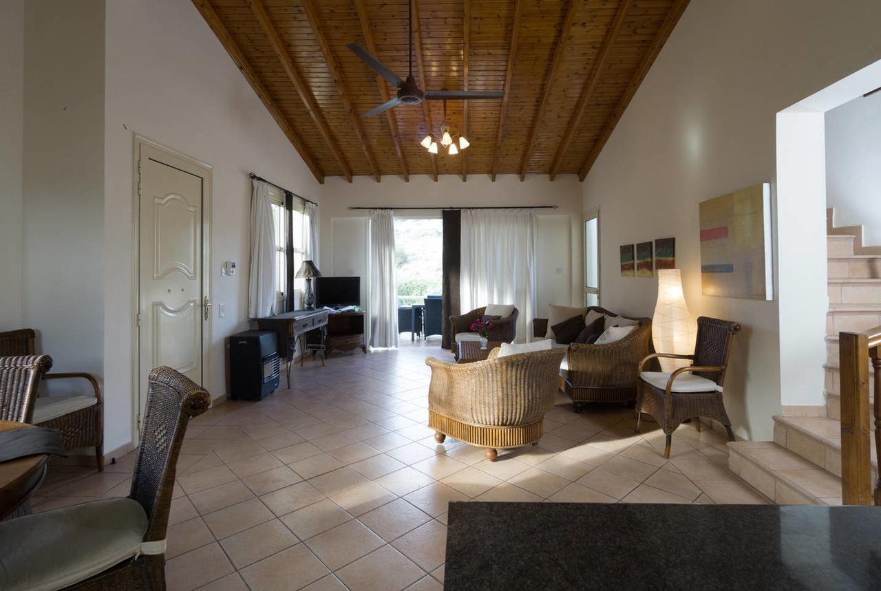 Amoroza * Pissouri