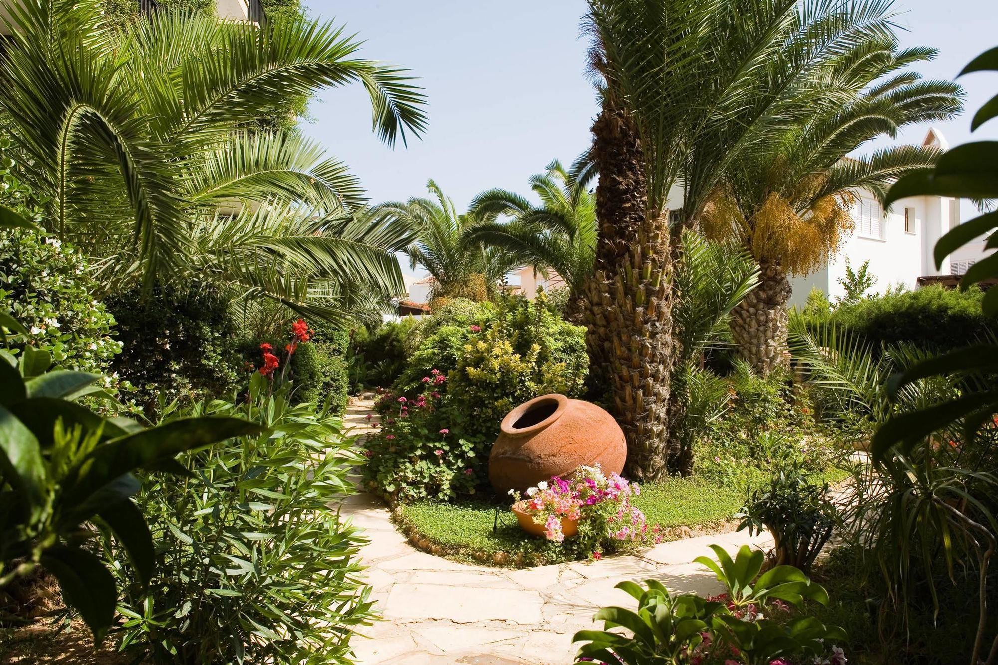 Hotel Anais Bay 3*
