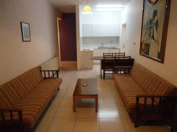 Valana Aparthotel 2*