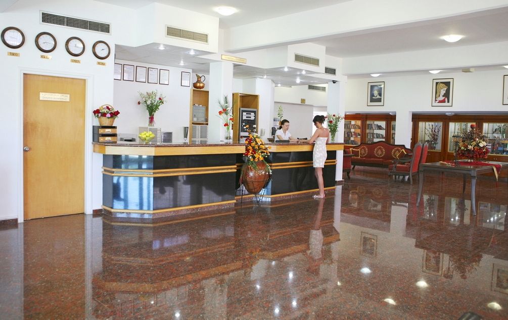 Corallia Aparthotel