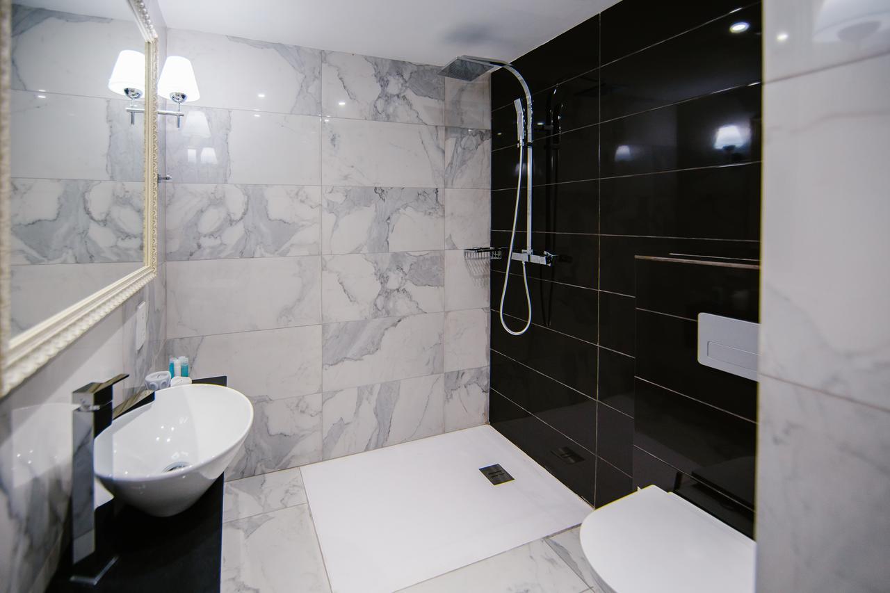 Qbic Hotel 3*