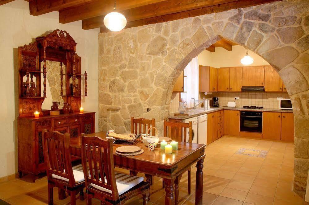 Villa Valencia Grove