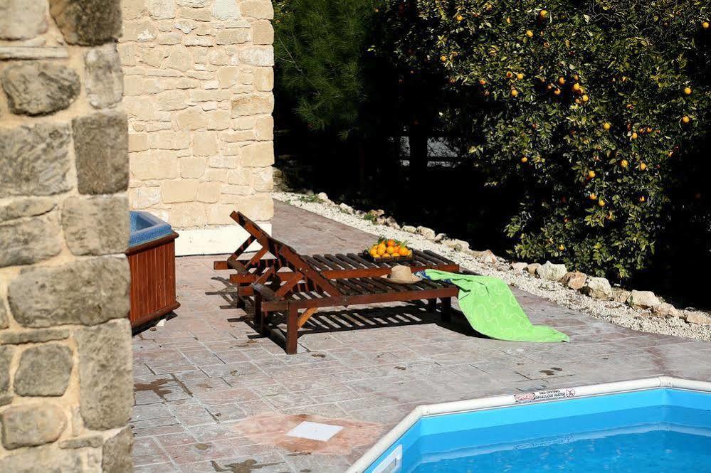 Villa Valencia Grove