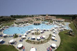 Aparthotel Avanti Village Paphos