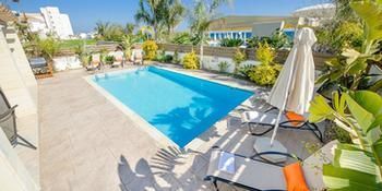 Oceanview Luxury 089