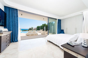 Lombardi Villa * Protaras
