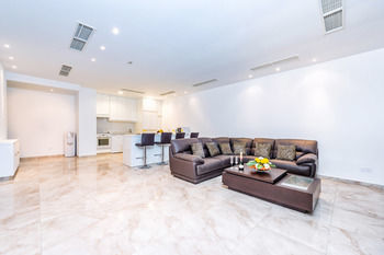 Lombardi Villa Villa *