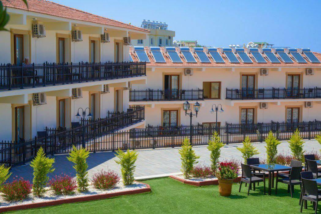 Hotel Riverside Garden 4*