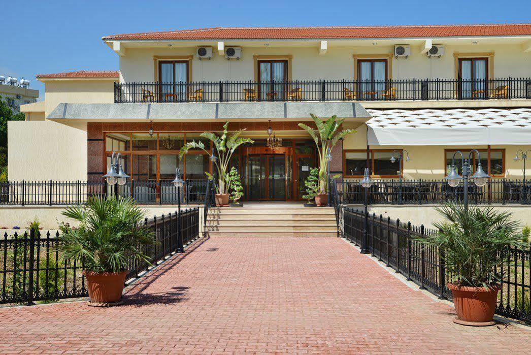 Riverside Garden Hotel