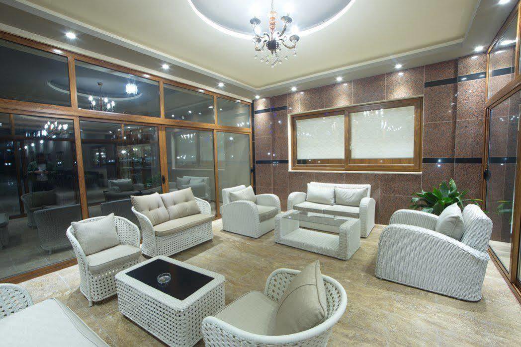 Riverside Garden 4*