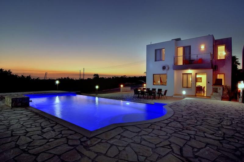 Oniros By Prestige Bookings * Peyia