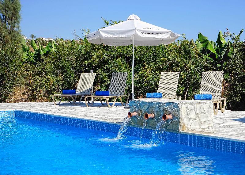 Oniros By Prestige Bookings * Peyia