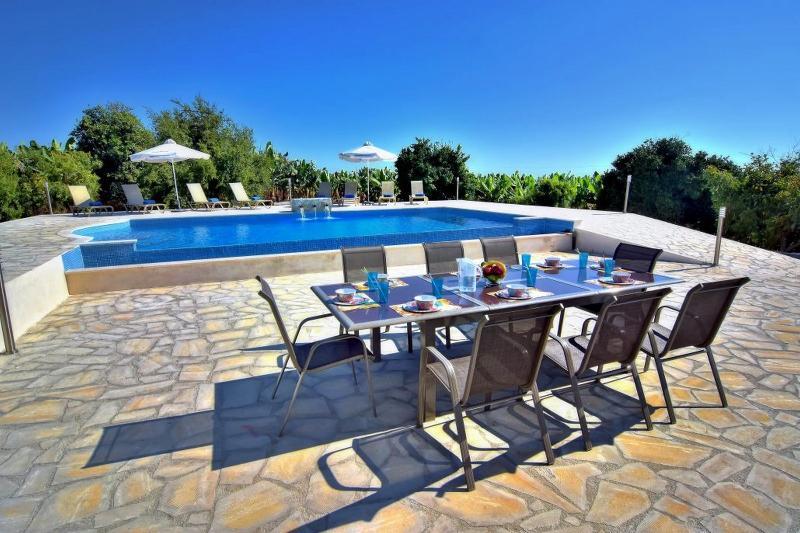 Oniros By Prestige Bookings * Peyia