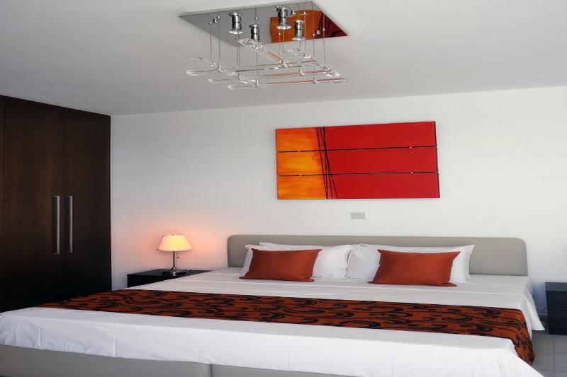 Oniros By Prestige Bookings * Peyia